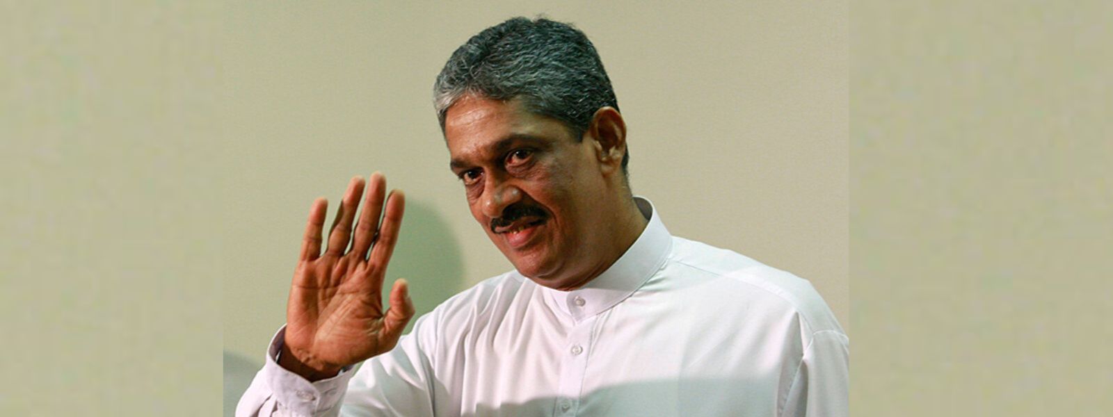 Fonseka Accuses Rajapaksas of Secret LTTE Dealings